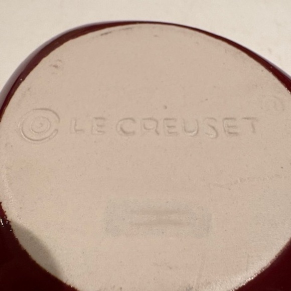 Le Creuset Red Apple Lidded Jar - Picture 4 of 5
